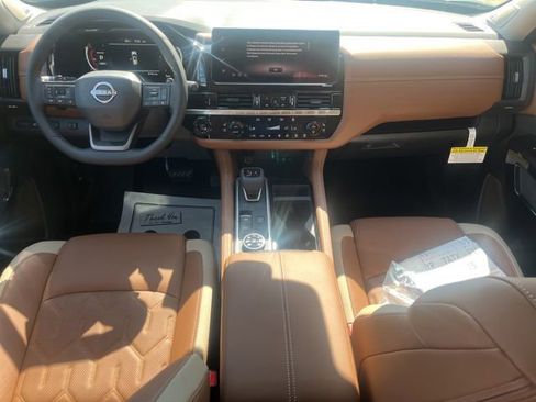 New 2026 Nissan Pathfinder Platinum AWD/4WD image 10