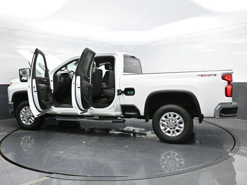 Used 2022 Chevrolet Silverado 2500 LTZ w/ Safety Package image 35