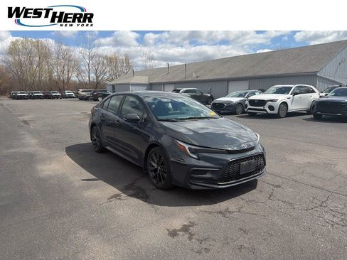 Used 2024 Toyota Corolla SE image 1