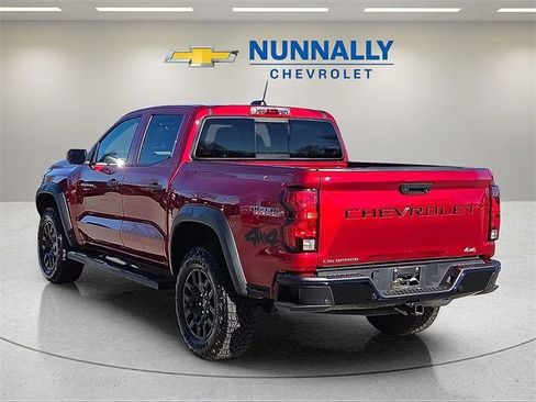 Used 2024 Chevrolet Colorado Trail Boss w/ Technology Package image 3