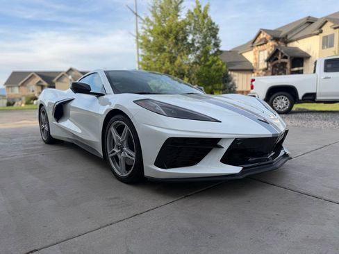 Used 2023 Chevrolet Corvette Stingray Premium Cpe w/ Z51 Performance Package RWD image 3