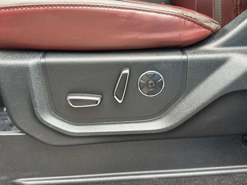 Used 2019 Ford F250 Platinum AWD/4WD image 25