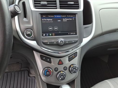 Used 2020 Chevrolet Sonic LT w/ Convenience Package image 16