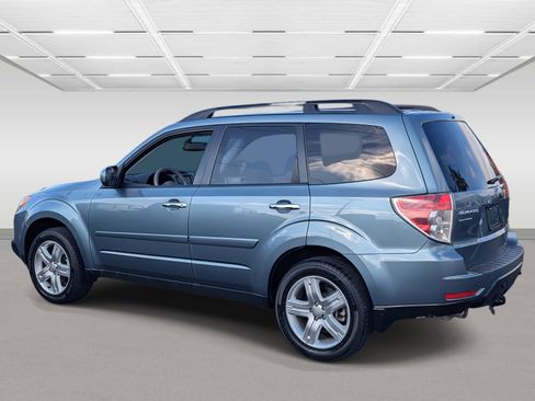 Used 2010 Subaru Forester 2.5X Limited image 3