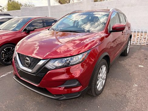 Used 2020 Nissan Rogue Sport SV FWD image 1