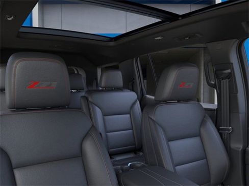 New 2026 Chevrolet Traverse Z71 w/ Driver Confidence Package image 24