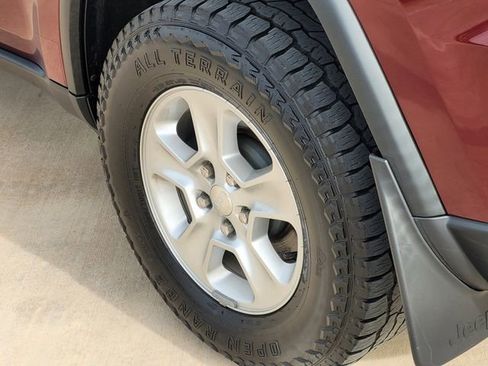 Used 2016 Jeep Grand Cherokee Laredo w/ Quick Order Package 23E AWD/4WD image 8