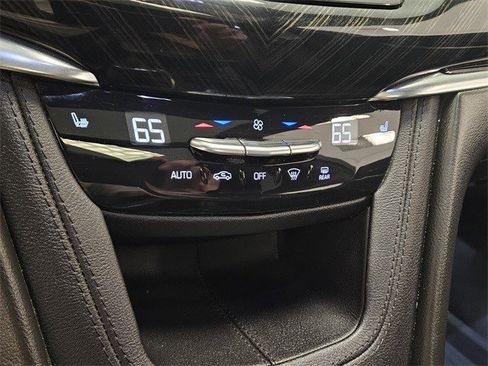 Certified 2021 Cadillac XT6 Premium Luxury image 25