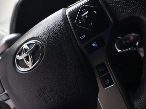 Used 2020 Toyota Tacoma SR5 AWD/4WD image 20