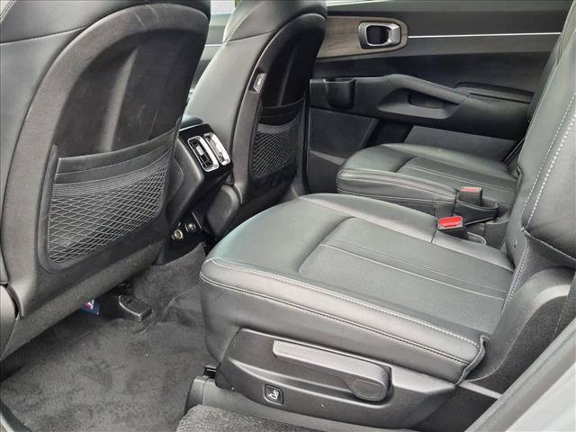 Used 2023 Kia Sorento EX w/ Panoramic Sunroof Package FWD image 27