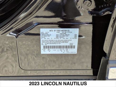 Used 2023 Lincoln Nautilus Reserve w/ Monochromatic Package image 27