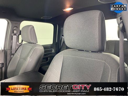 Used 2024 RAM 2500 Big Horn w/ Sport Appearance Package image 10