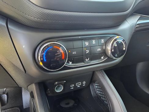 Used 2021 Chevrolet TrailBlazer LT FWD image 17