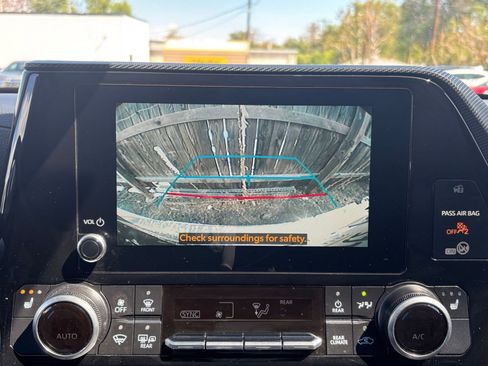 Used 2025 Toyota Highlander XSE AWD/4WD image 22