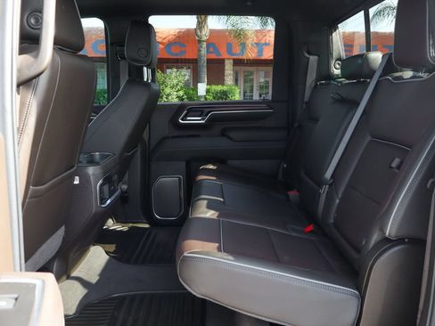 Used 2025 GMC Sierra 2500 Denali w/ Denali Reserve Package AWD/4WD image 46
