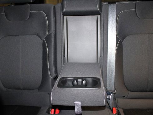 New 2025 Jeep Grand Cherokee Laredo w/ Luxury Tech Group I image 27