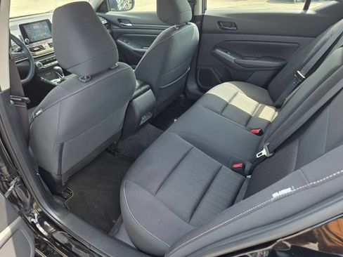 Used 2025 Nissan Altima 2.5 SV FWD image 32