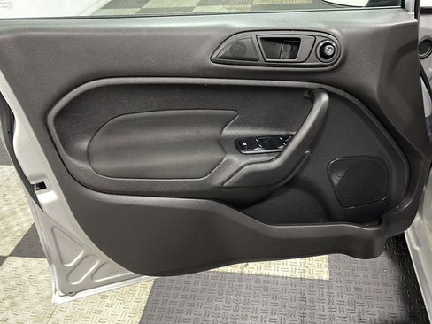 Used 2018 Ford Fiesta SE FWD image 12