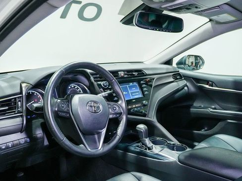 Used 2020 Toyota Camry SE w/ Convenience Package FWD image 13