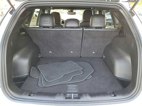 Used 2025 Jeep Compass Limited image 9