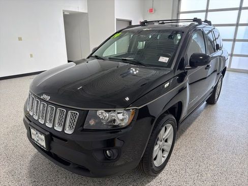 Used 2014 Jeep Compass Latitude w/ Sun/Sound Group image 7