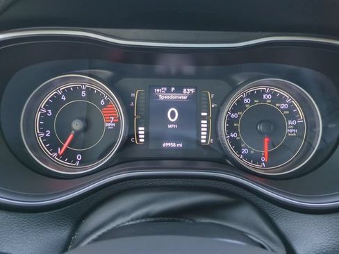 Used 2021 Jeep Cherokee Latitude FWD image 30