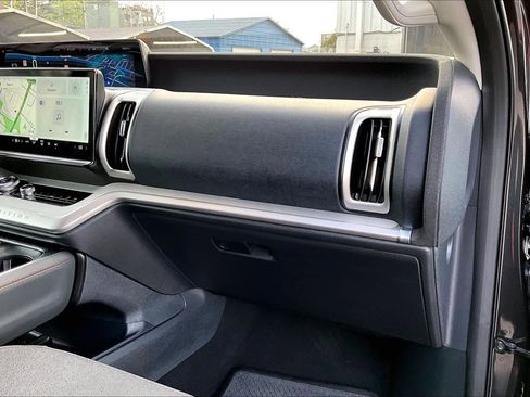 Used 2025 Ford Expedition Max Active image 19