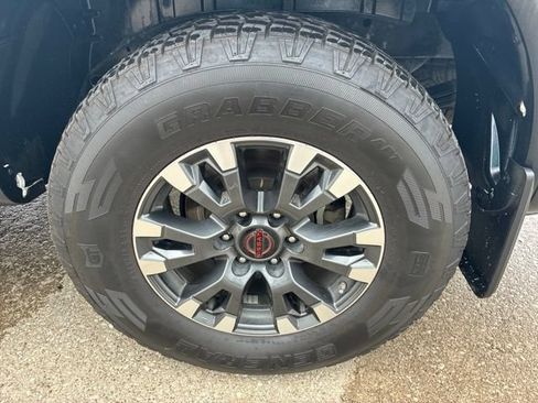 Used 2023 Nissan Titan PRO-4X w/ Pro-4x Convenience Package AWD/4WD image 15