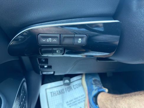 Used 2021 Toyota Prius Prime LE FWD image 27