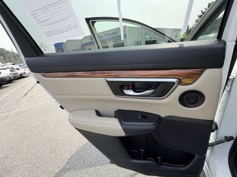 Used 2018 Honda CR-V Touring image 32