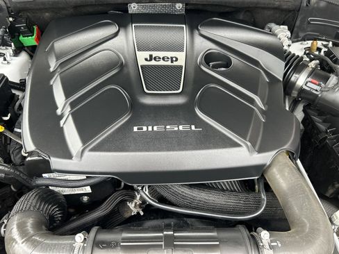 Used 2018 Jeep Grand Cherokee Summit AWD/4WD image 23
