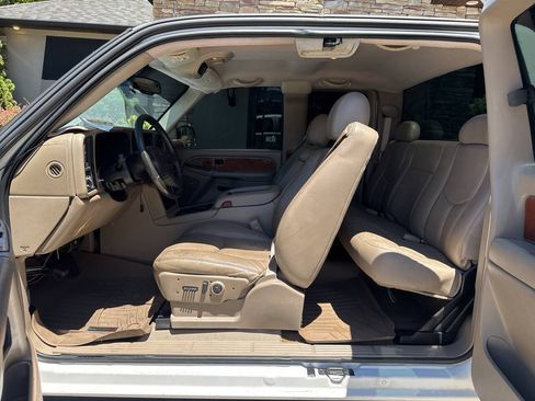 Used 2004 GMC Sierra 1500 SLT w/ Light Duty Power Package RWD image 11