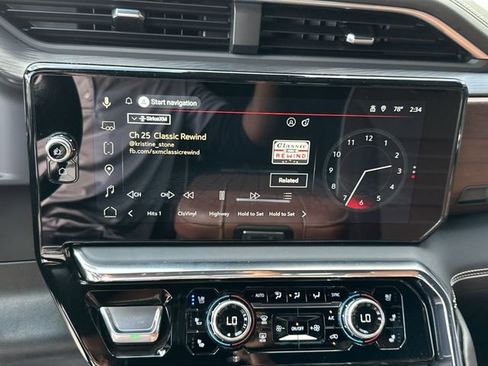 Used 2025 GMC Sierra 2500 Denali Ultimate image 24