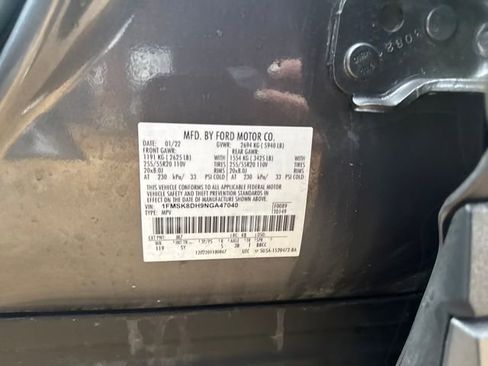 Used 2022 Ford Explorer XLT w/ Equipment Group 202A image 25