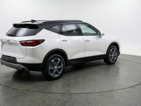 Used 2025 Chevrolet Blazer LT image 9