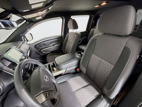 Used 2024 Nissan Titan SV w/ SV Bronze Edition Package image 5