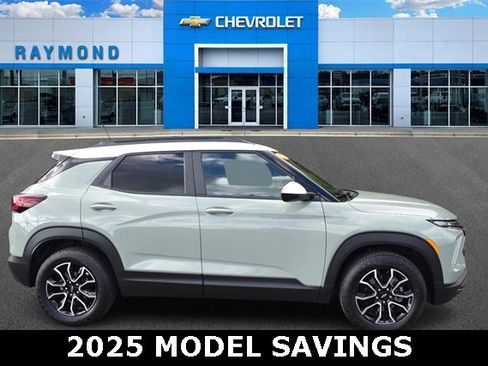 New 2025 Chevrolet TrailBlazer ACTIV w/ Driver Confidence Package image 2