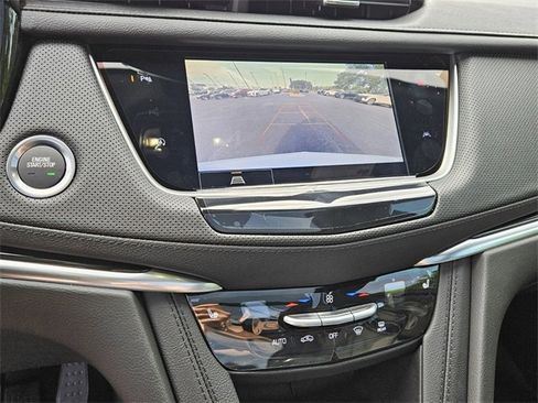 New 2025 Cadillac XT6 Luxury image 27