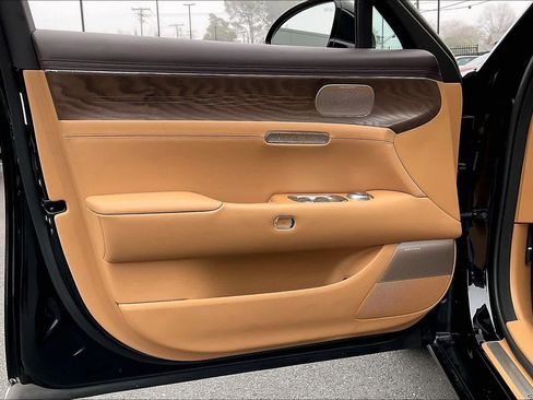 Used 2024 Genesis G90 3.5T image 25