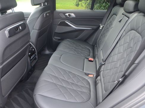 Used 2024 BMW X5 xDrive40i AWD/4WD image 16