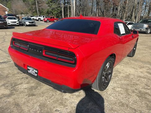 Used 2018 Dodge Challenger SXT Plus image 5