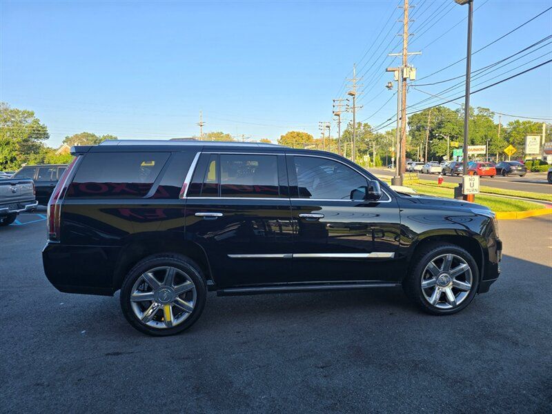 Used 2017 Cadillac Escalade Premium Luxury AWD/4WD image 29