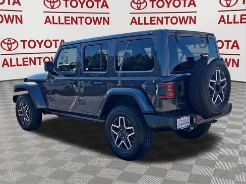 Used 2025 Jeep Wrangler Unlimited Sahara w/ Safety Group AWD/4WD image 4