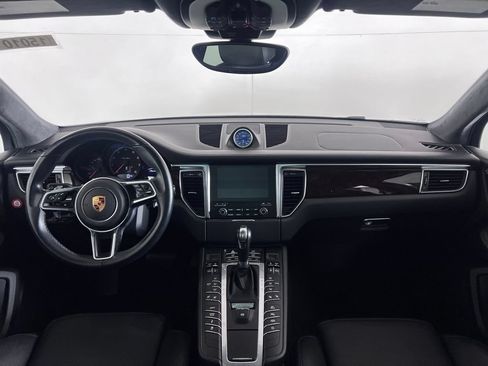 Certified 2018 Porsche Macan Turbo AWD/4WD image 23