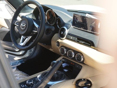 New 2026 MAZDA MX-5 Miata RF Grand Touring w/ Weather Package RWD image 16