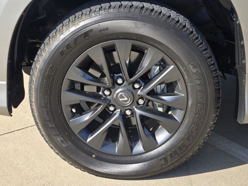 Used 2023 Lexus GX 460 Premium AWD/4WD image 10