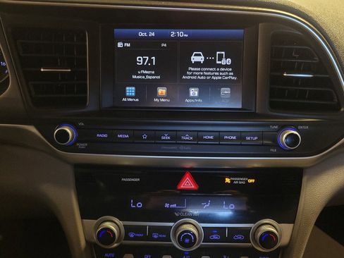 Used 2020 Hyundai Elantra SEL image 25