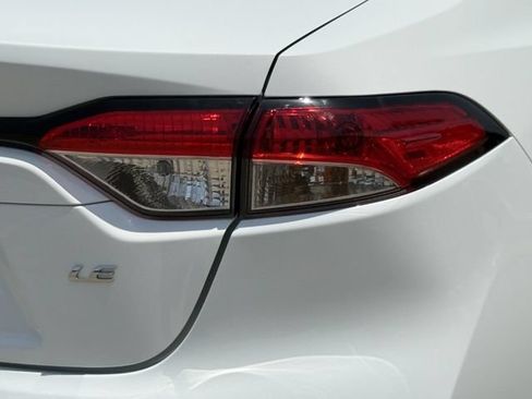Used 2022 Toyota Corolla LE FWD image 7