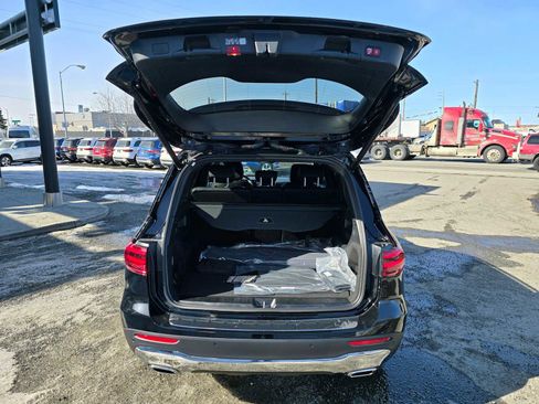 Used 2024 Mercedes-Benz GLB 250 4MATIC image 10