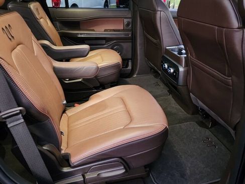Used 2024 Ford Expedition King Ranch image 13